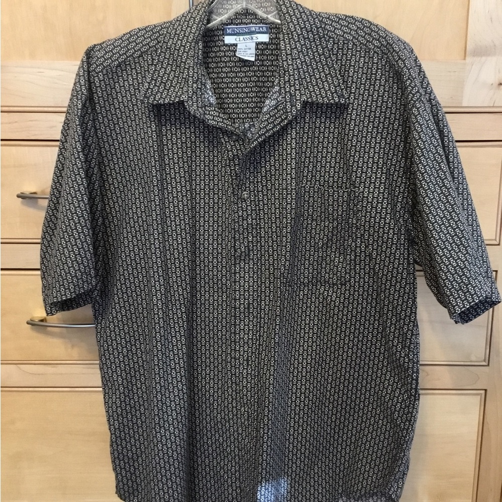 MUNSINGWEAR men’s Hawaiian shirt size large, 100% cotton. Short sleeve